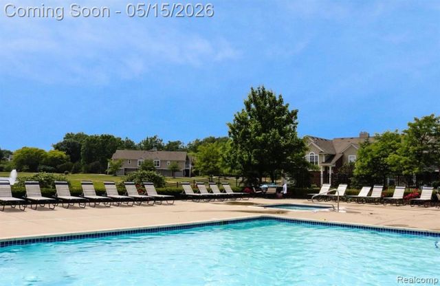 28260 Cottage Lane, New Hudson, MI 48165