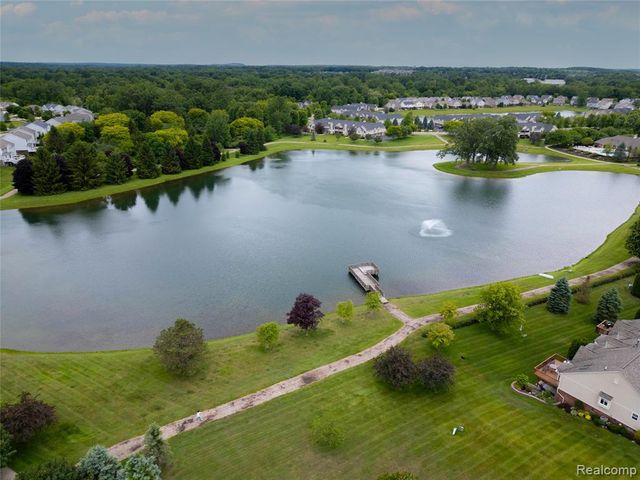 28260 Cottage Lane, New Hudson, MI 48165