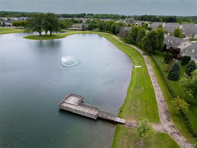 28260 Cottage Lane, New Hudson, MI 48165
