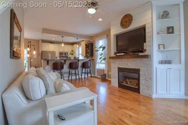 28260 Cottage Lane, New Hudson, MI 48165