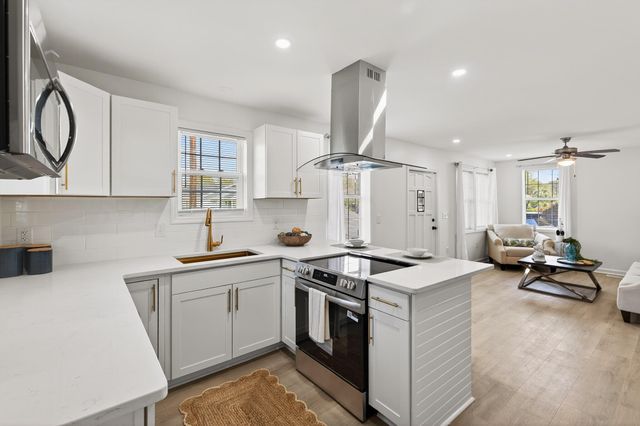 940 Sycamore Avenue, Charleston, SC 29407