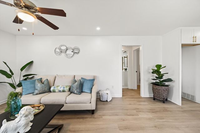 940 Sycamore Avenue, Charleston, SC 29407