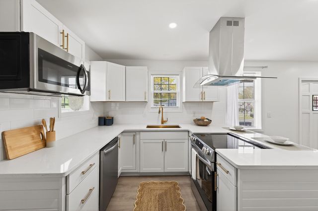 940 Sycamore Avenue, Charleston, SC 29407