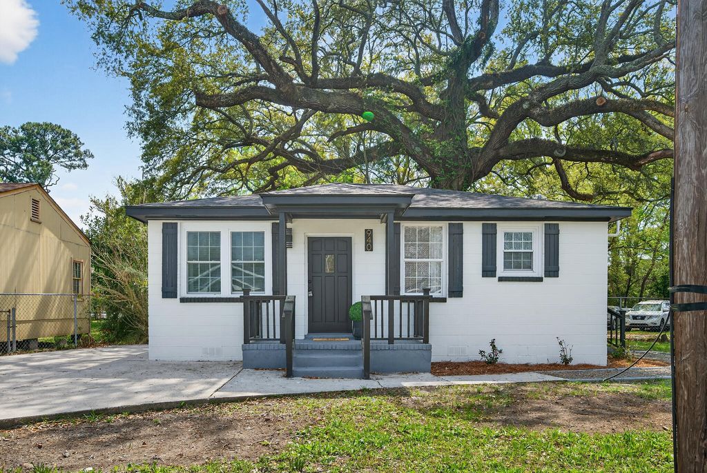 940 Sycamore Avenue, Charleston, SC 29407