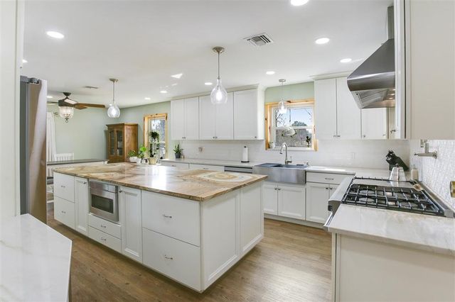 273 White Oak Drive, Lake Charles, LA 70611