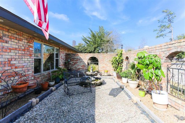 273 White Oak Drive, Lake Charles, LA 70611