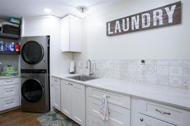 273 White Oak Drive, Lake Charles, LA 70611