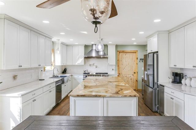 273 White Oak Drive, Lake Charles, LA 70611