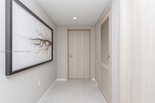1000 Brickell Plaza 3201, Miami, FL 33131