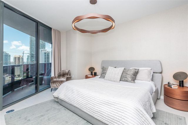 1000 Brickell Plaza 3201, Miami, FL 33131