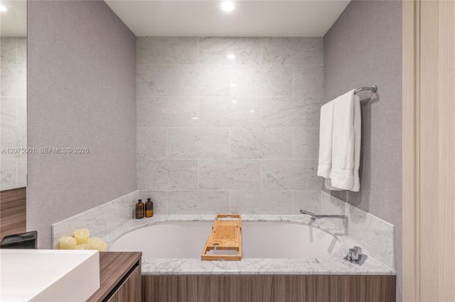 1000 Brickell Plaza 3201, Miami, FL 33131
