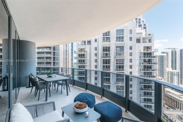 1000 Brickell Plaza 3201, Miami, FL 33131