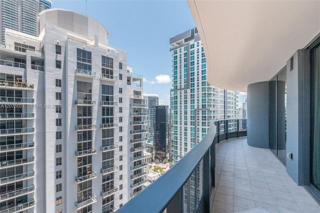 1000 Brickell Plaza 3201, Miami, FL 33131