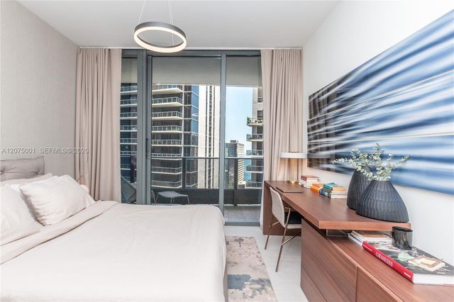 1000 Brickell Plaza 3201, Miami, FL 33131