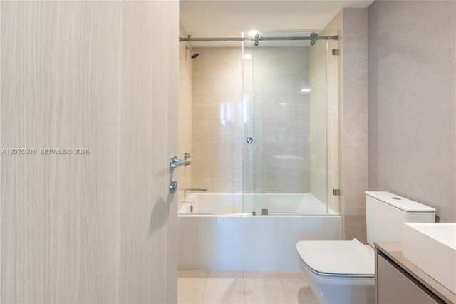 1000 Brickell Plaza 3201, Miami, FL 33131