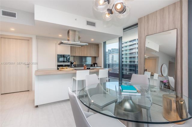 1000 Brickell Plaza 3201, Miami, FL 33131