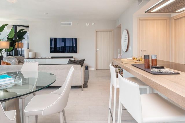 1000 Brickell Plaza 3201, Miami, FL 33131