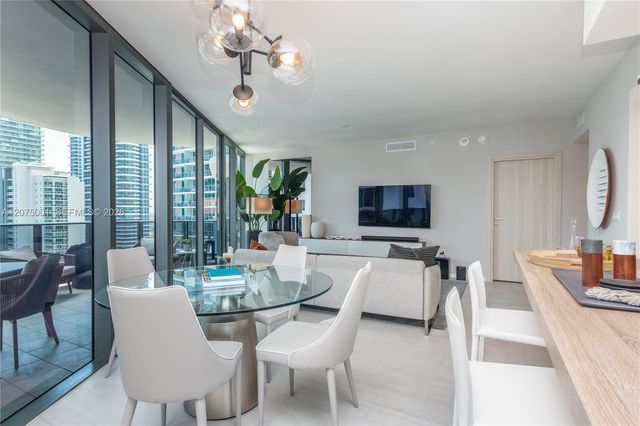1000 Brickell Plaza 3201, Miami, FL 33131