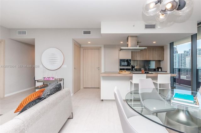 1000 Brickell Plaza 3201, Miami, FL 33131