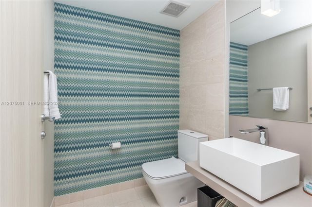1000 Brickell Plaza 3201, Miami, FL 33131