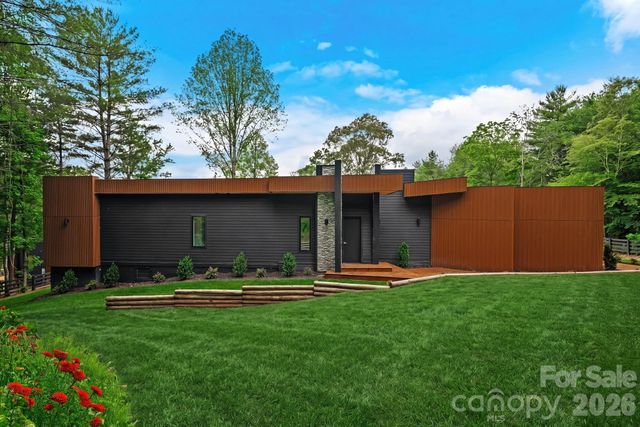 200 Manchester Way, Mills River, NC 28759