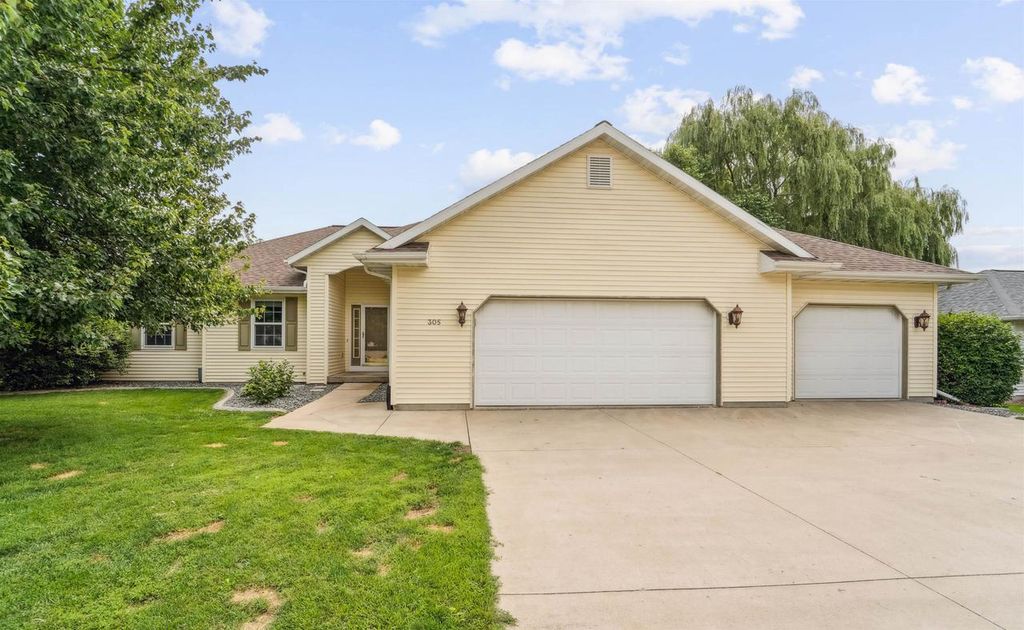 305 MORGAN LANE, Beaver Dam, WI 53916