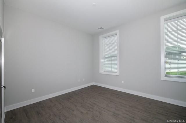 75 Circle Drive 84-101, Central Islip, NY 11722