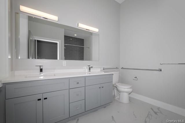 75 Circle Drive 84-101, Central Islip, NY 11722