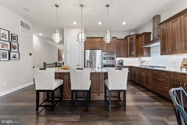 6238 CHANCELLORSVILLE DR, Gainesville, VA 20155