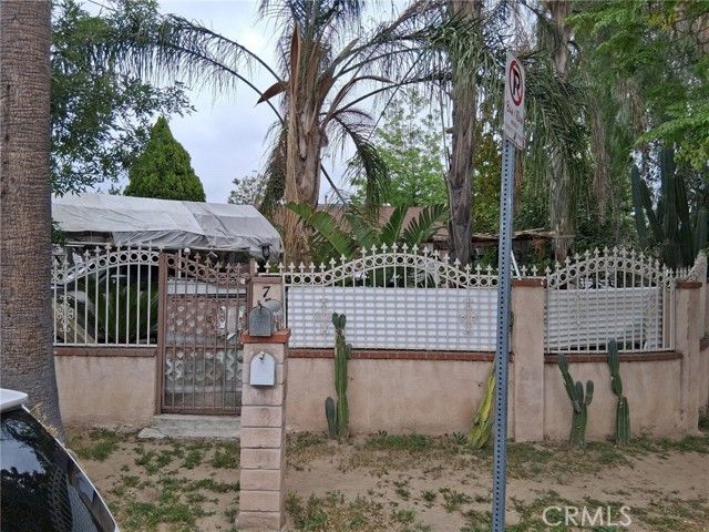 7502 Remmet Avenue, Canoga Park (los Angeles), CA 91303