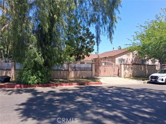 7502 Remmet Avenue, Canoga Park (los Angeles), CA 91303