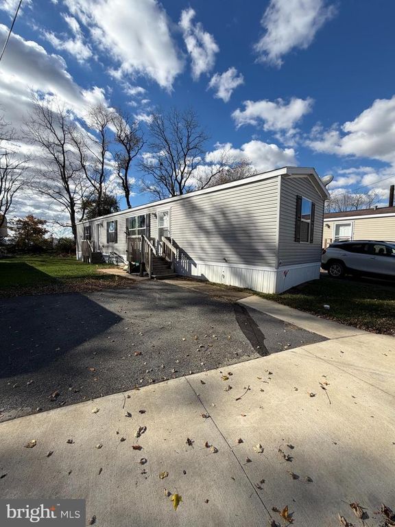 4 ROTH AVE, Mertztown, PA 19539