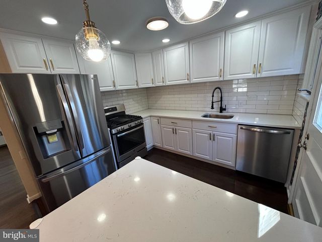 12 RODNEY RD, Bryn Mawr, PA 19010