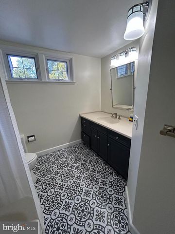 12 RODNEY RD, Bryn Mawr, PA 19010