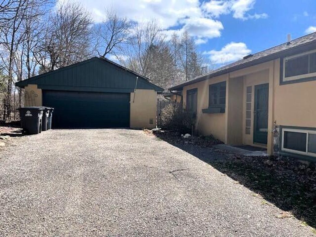 3079 Pittsview Drive, Ann Arbor, MI 48108