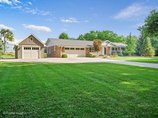 28W224 Robin Lane, West Chicago, IL 60185