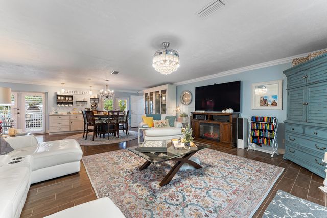 581 SW Timber Trail, Stuart, FL 34997