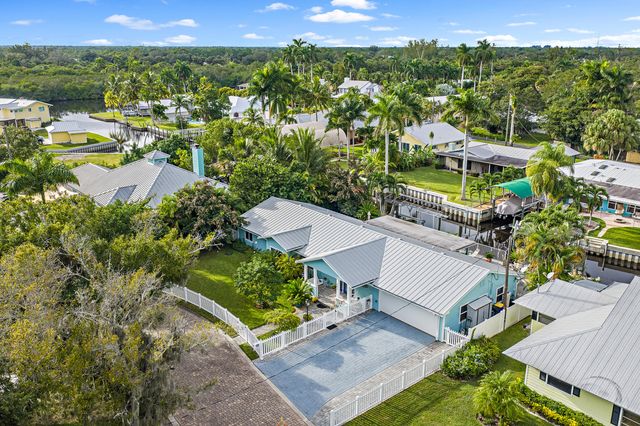 581 SW Timber Trail, Stuart, FL 34997