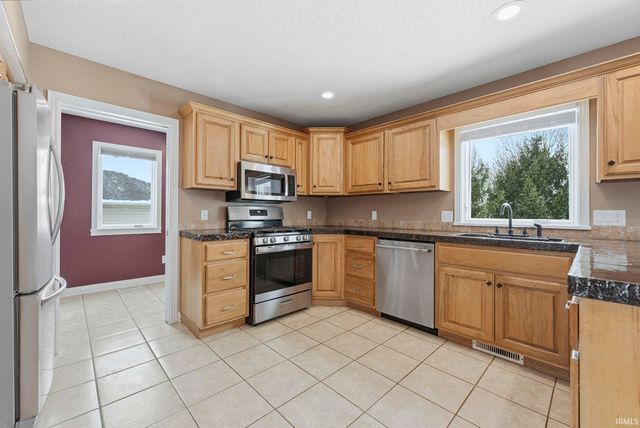 14713 Settlers Trail, Leo, IN 46765