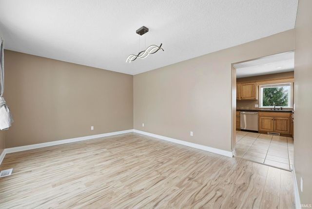 14713 Settlers Trail, Leo, IN 46765