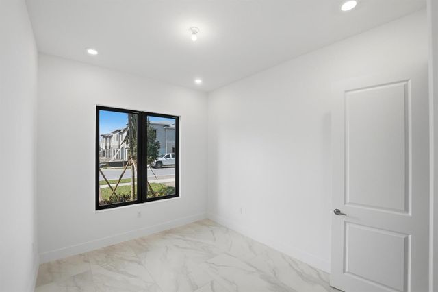 1016 Raleigh Way, Wellington, FL 33414
