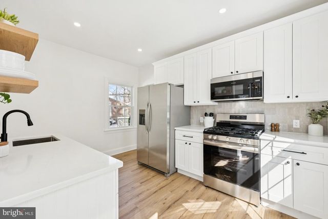 414 LECONEY AVE, Palmyra, NJ 08065