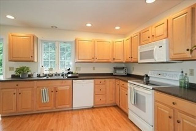 94-96 Neil St 2, Marlborough, MA 01752