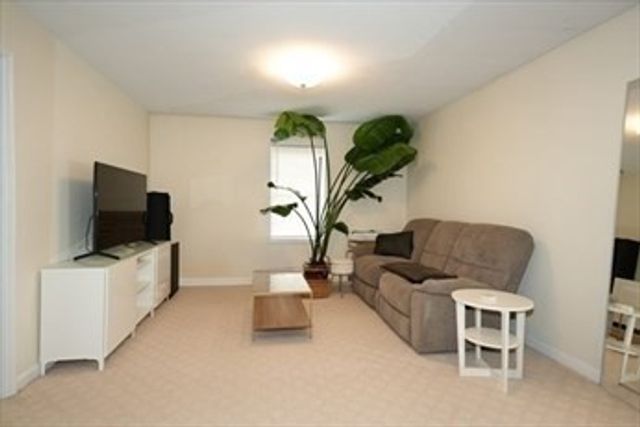 94-96 Neil St 2, Marlborough, MA 01752