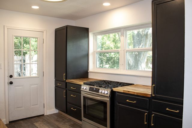 3825 W Spurgeon Street, Fort Worth, TX 76133