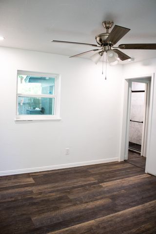 3825 W Spurgeon Street, Fort Worth, TX 76133