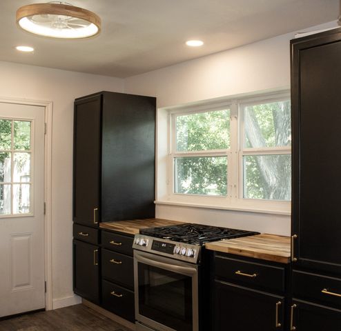 3825 W Spurgeon Street, Fort Worth, TX 76133