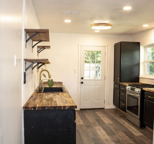 3825 W Spurgeon Street, Fort Worth, TX 76133
