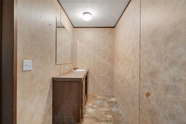 175 Willow Lane, West, TX 76691