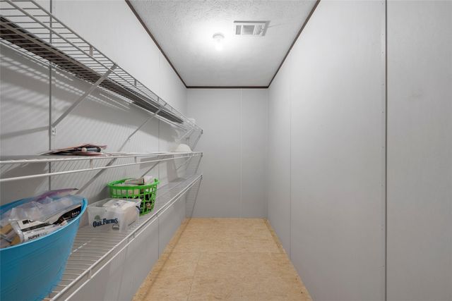 175 Willow Lane, West, TX 76691